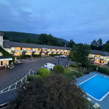 The Black Mountain Inn Brattleboro Extérieur photo