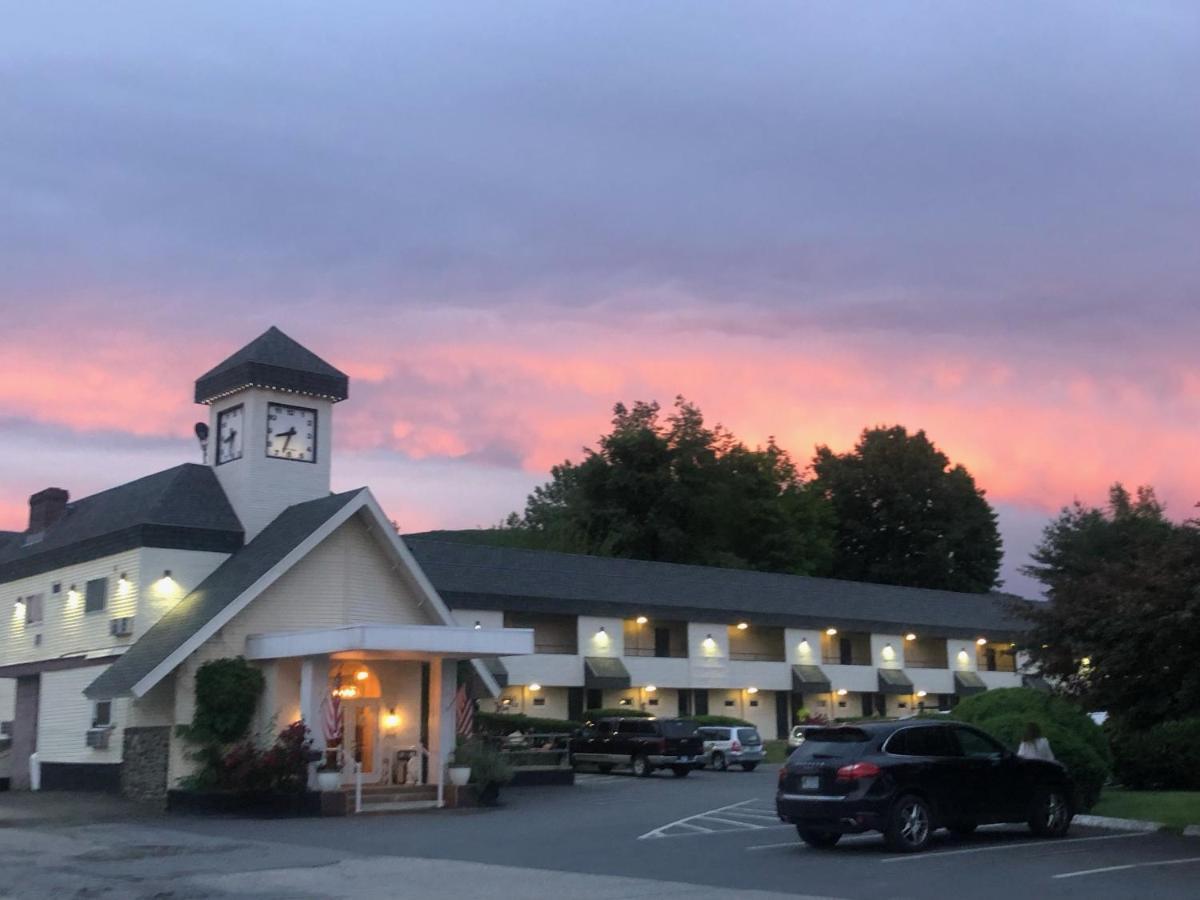 The Black Mountain Inn Brattleboro Extérieur photo